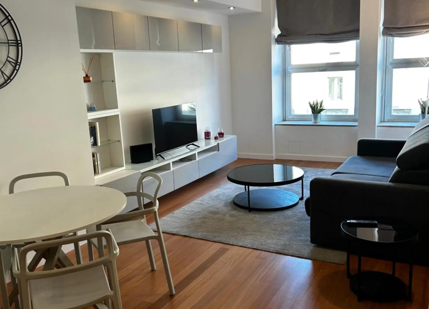 Votre Maison A Milan ile iletişim